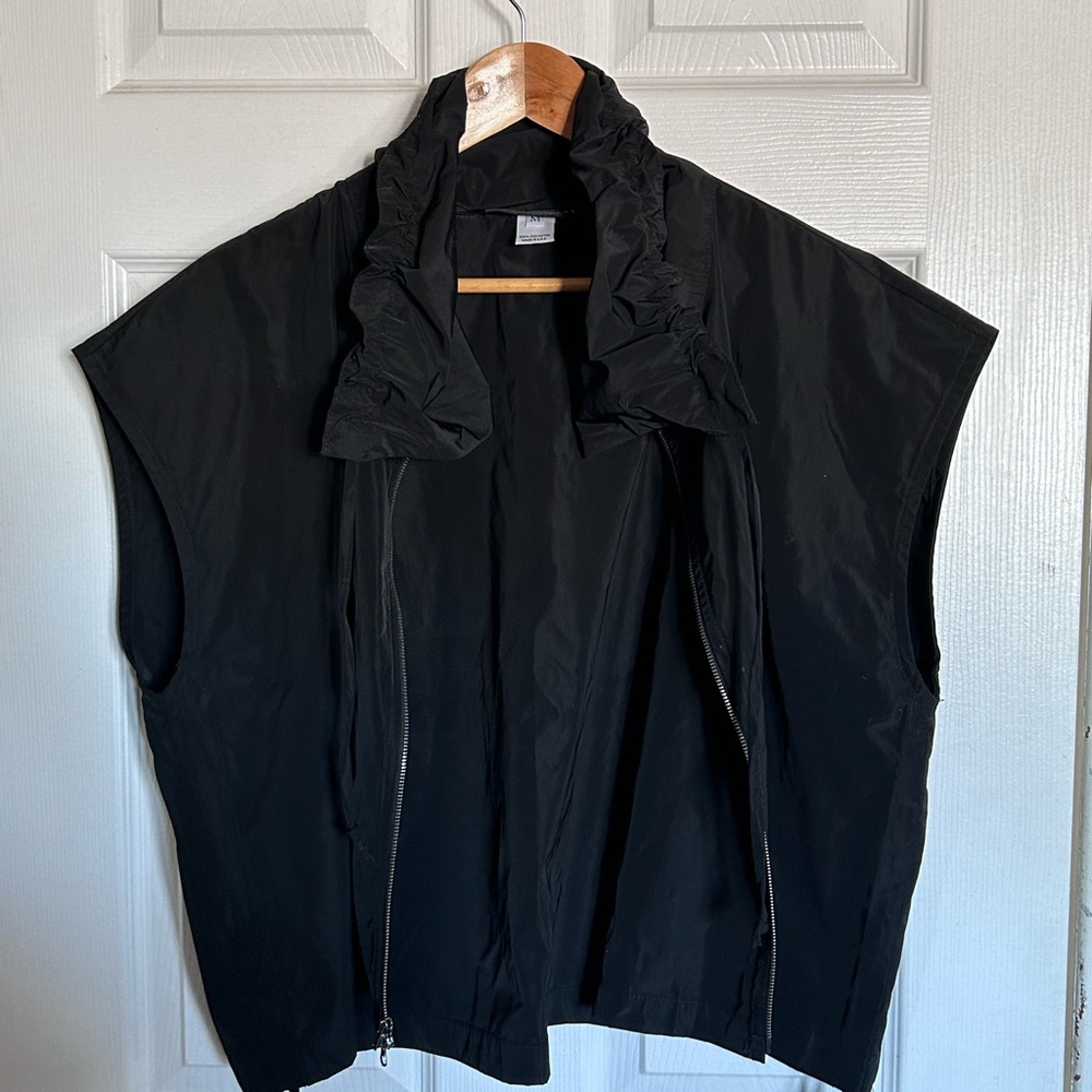 Stylish Black Vest with Zip Closure